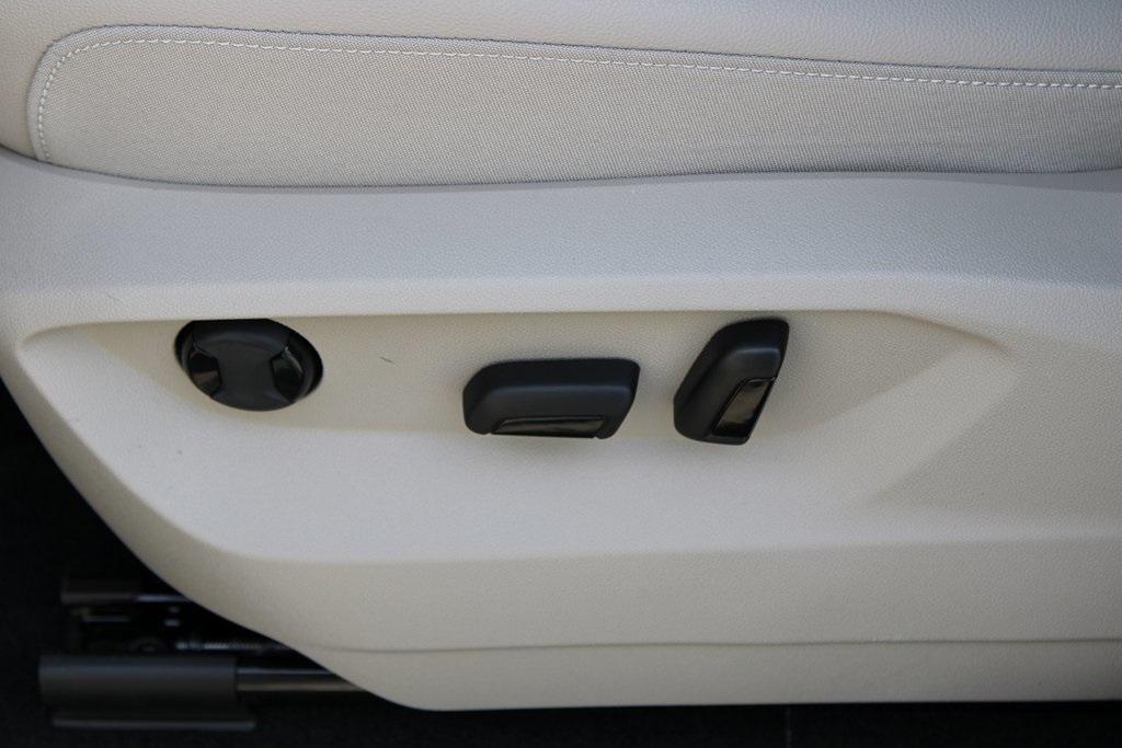 new 2025 Volkswagen Atlas car, priced at $39,740