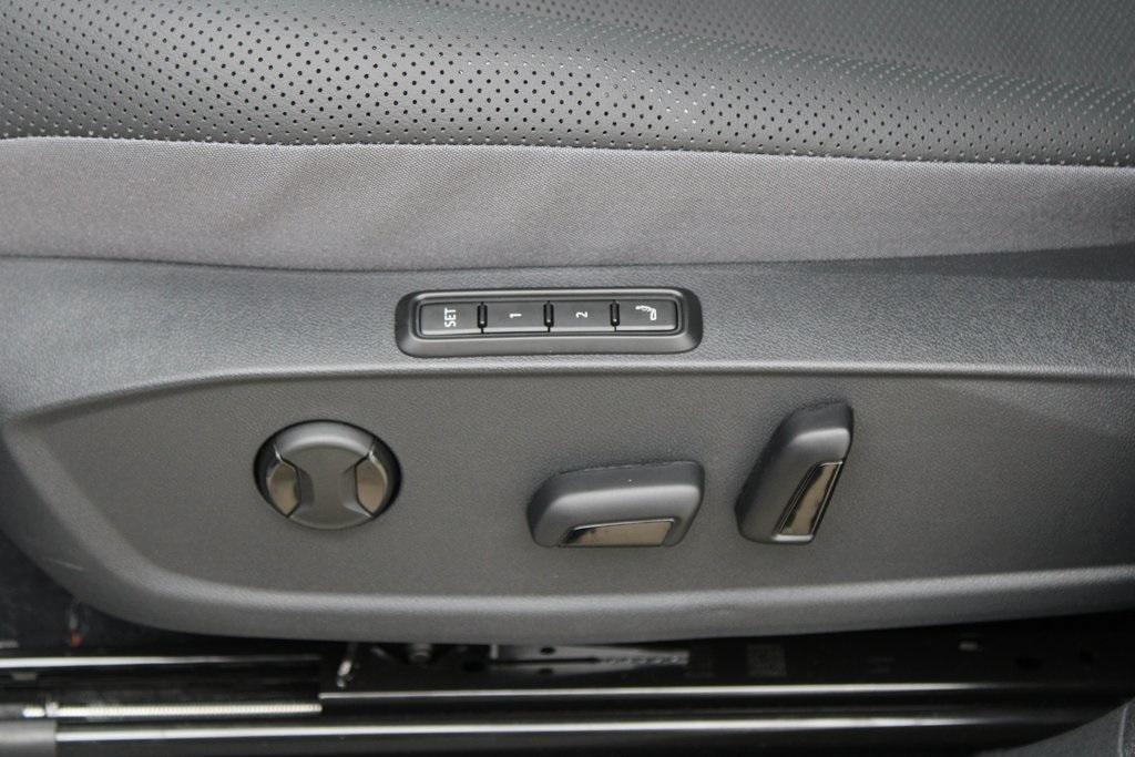 new 2025 Volkswagen ID.4 car, priced at $53,379