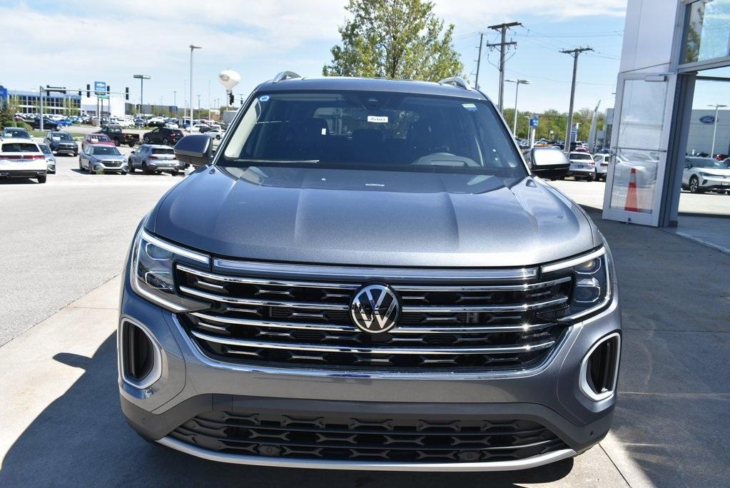 new 2024 Volkswagen Atlas car, priced at $43,661