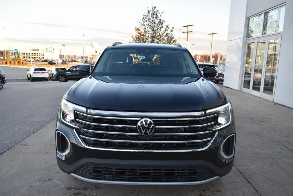 new 2025 Volkswagen Atlas car, priced at $40,711