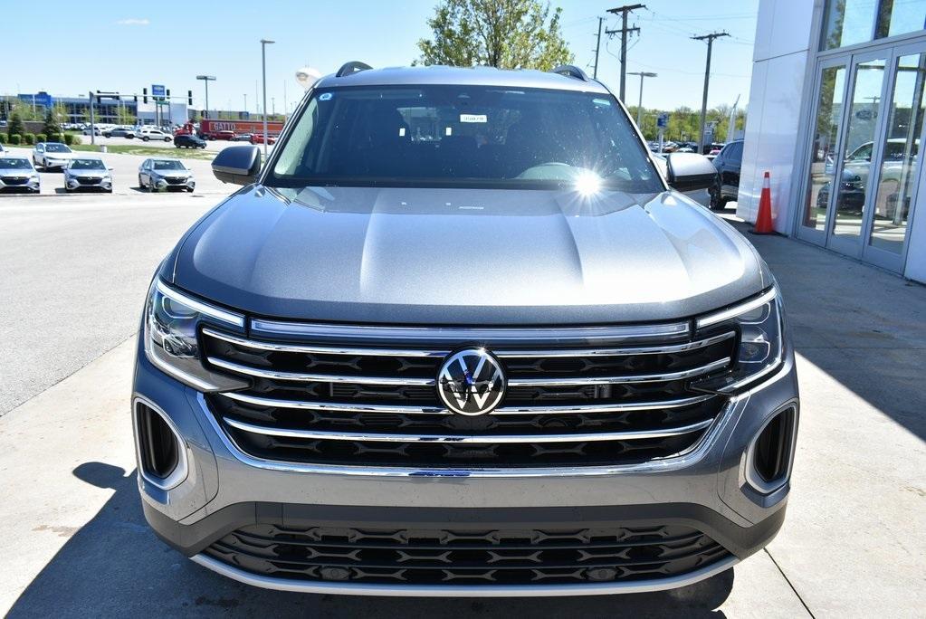 new 2024 Volkswagen Atlas car, priced at $37,984