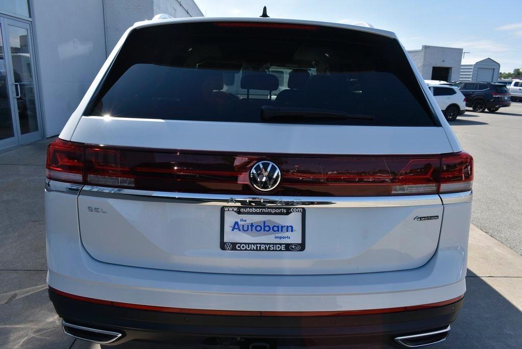 new 2024 Volkswagen Atlas car, priced at $44,213