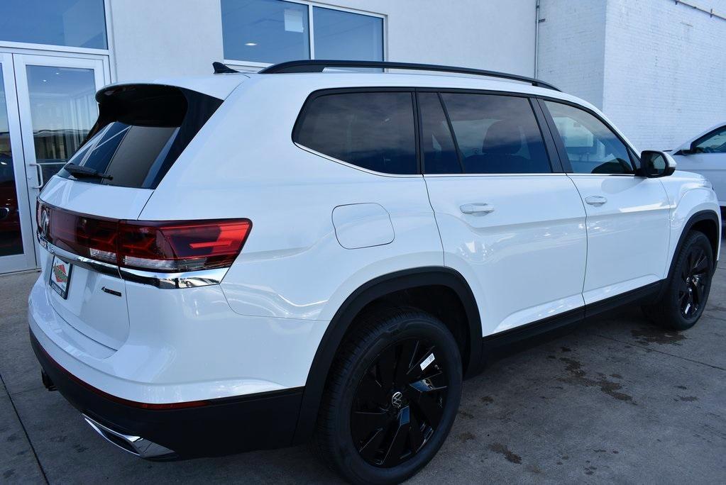 new 2025 Volkswagen Atlas car, priced at $44,778