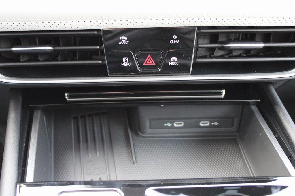 new 2026 Volkswagen Atlas Cross Sport car, priced at $53,601