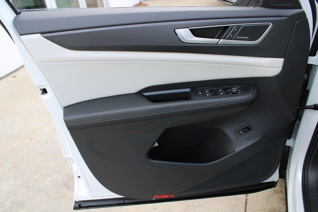 new 2026 Volkswagen Atlas Cross Sport car, priced at $53,601