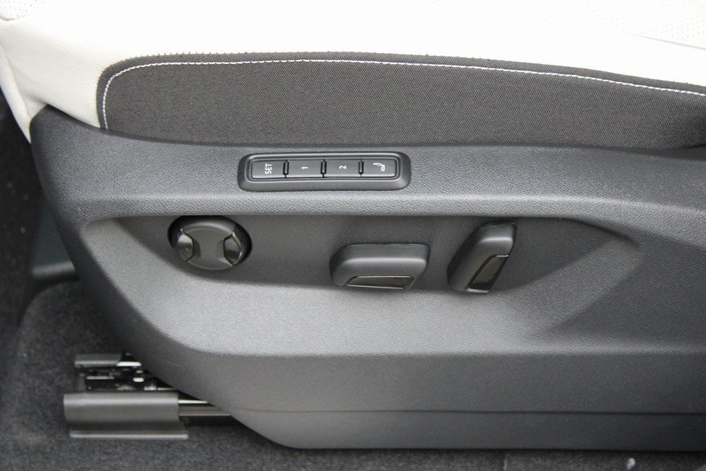 new 2026 Volkswagen Atlas Cross Sport car, priced at $53,601