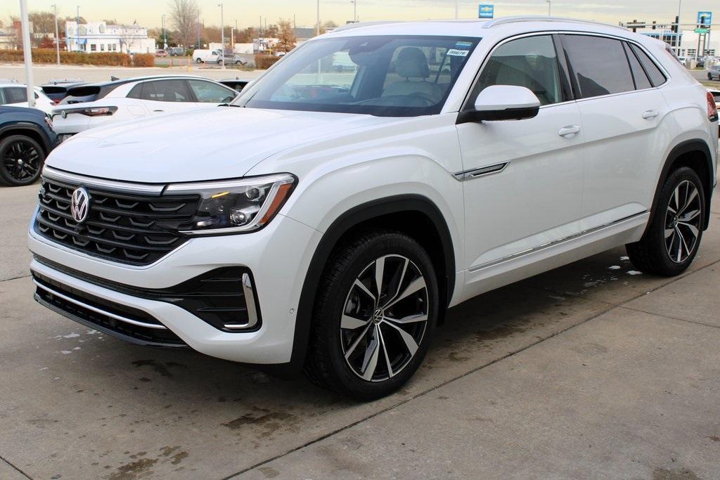 new 2026 Volkswagen Atlas Cross Sport car, priced at $53,601