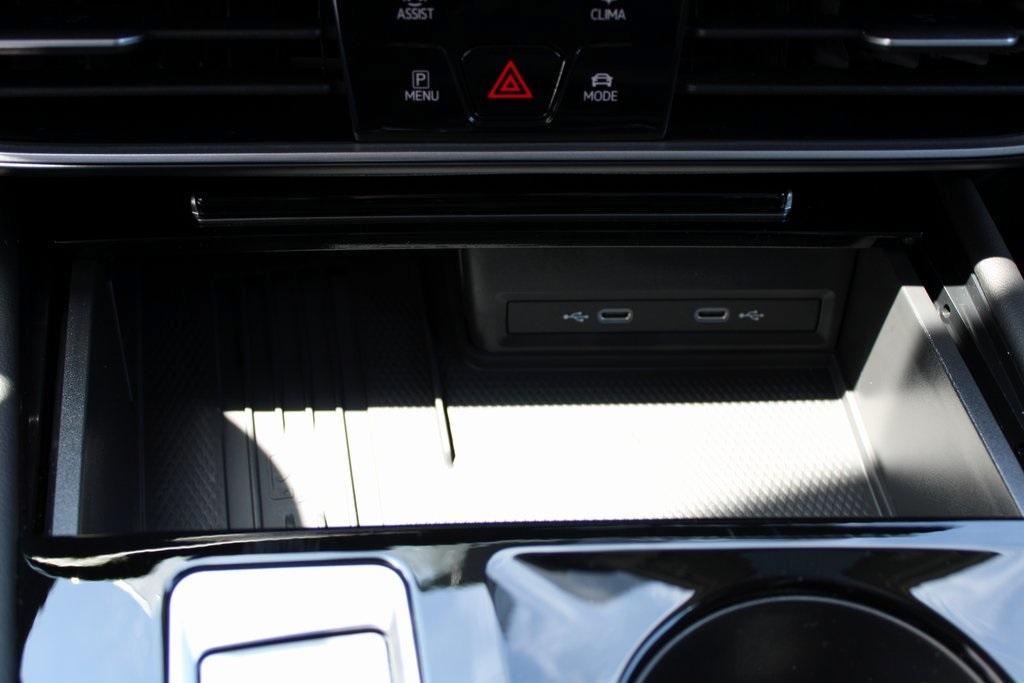 new 2025 Volkswagen Atlas car, priced at $45,577