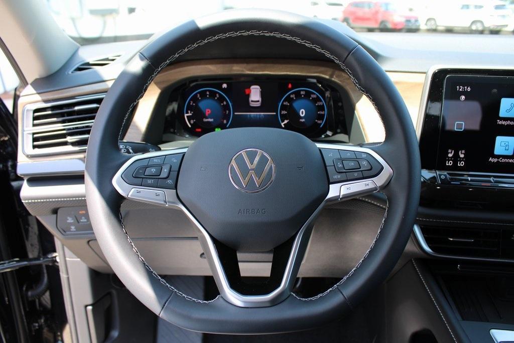 new 2025 Volkswagen Atlas car, priced at $39,211