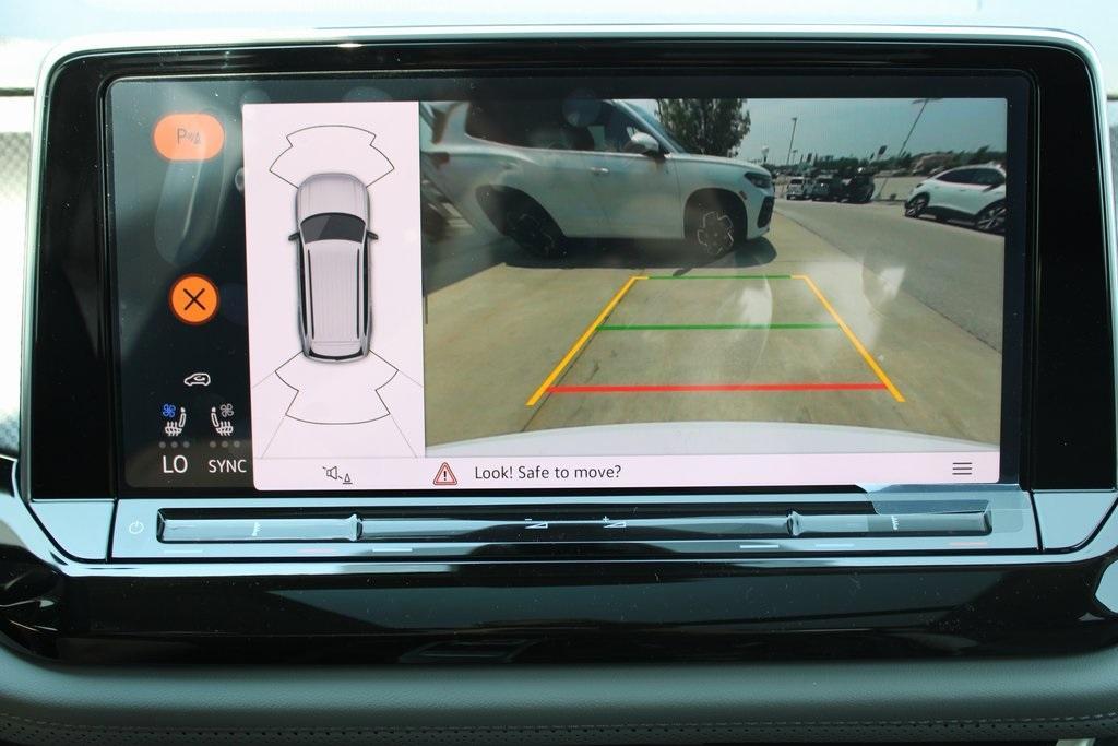 new 2025 Volkswagen Atlas car, priced at $45,463