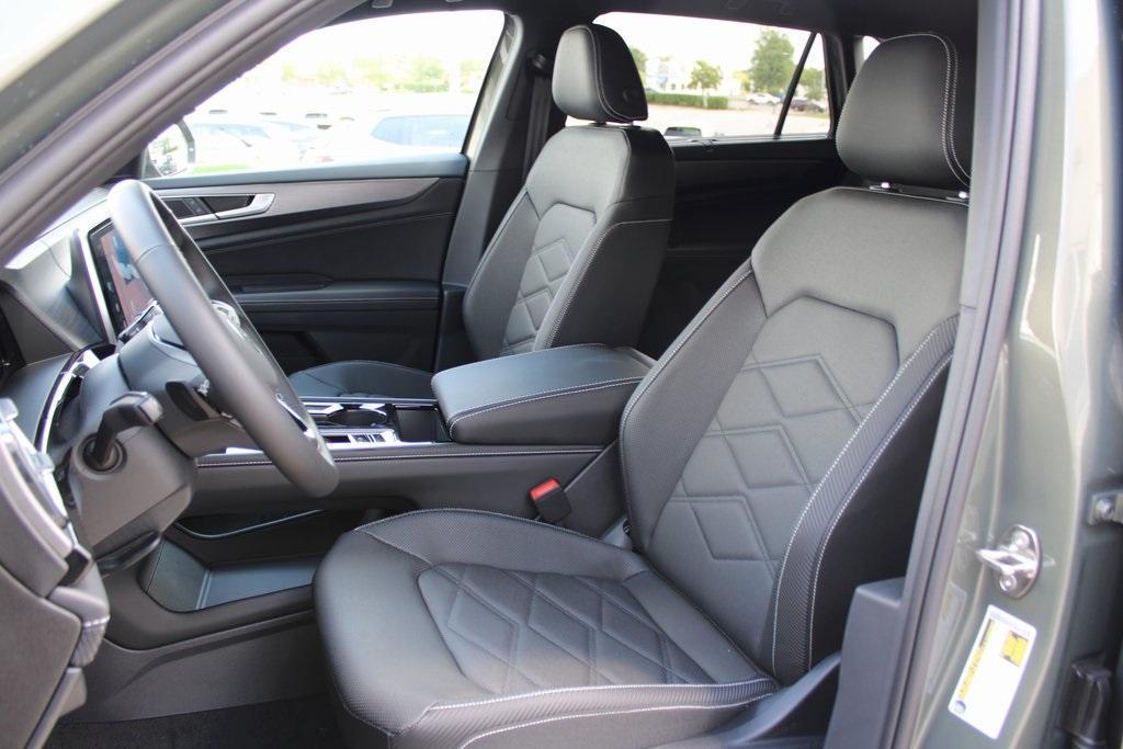 new 2025 Volkswagen Atlas Cross Sport car