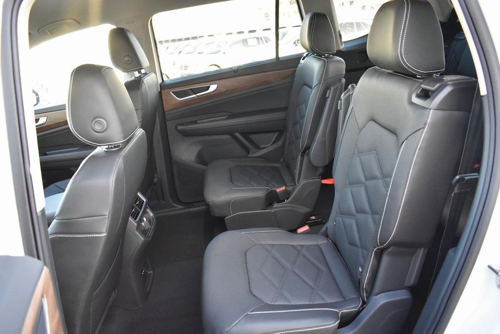 new 2025 Volkswagen Atlas car, priced at $45,015