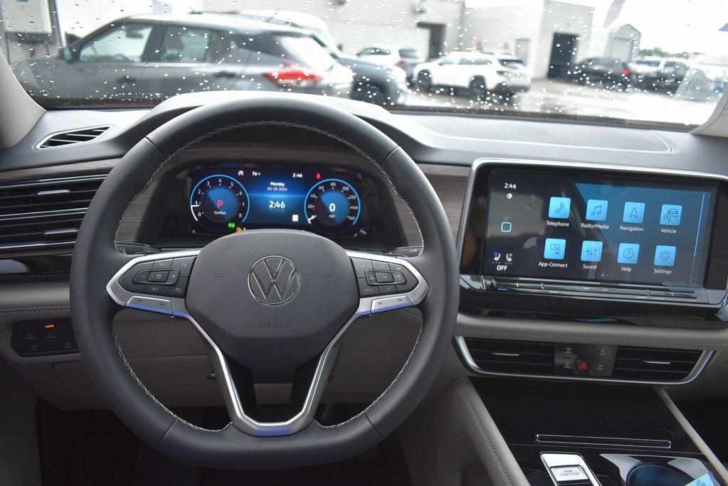 new 2024 Volkswagen Atlas car, priced at $44,638