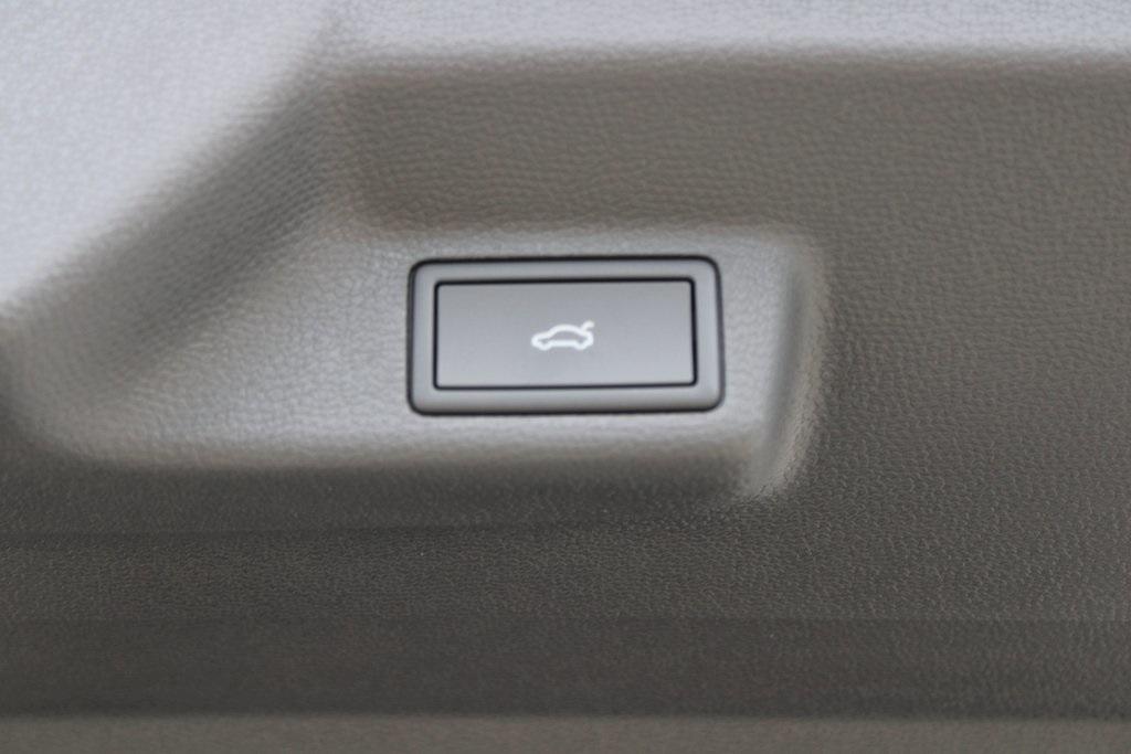 new 2025 Volkswagen ID. Buzz car, priced at $61,114