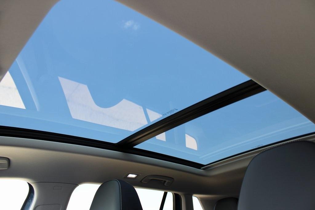 new 2025 Volkswagen Tiguan car, priced at $36,902