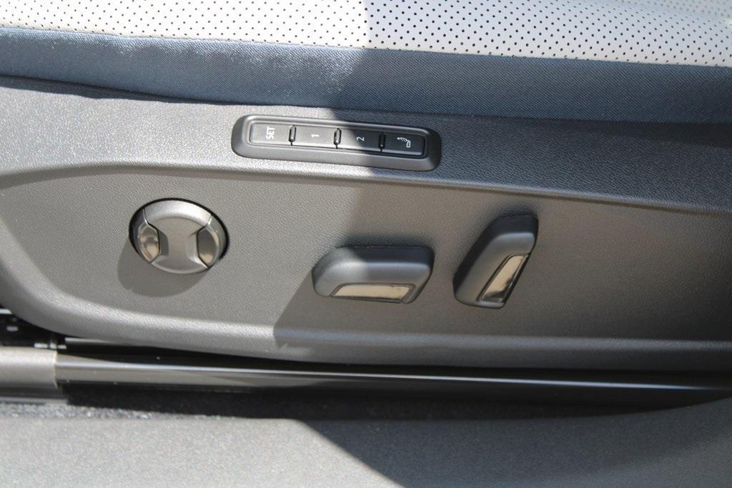 new 2025 Volkswagen ID.4 car, priced at $53,379