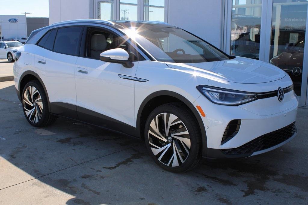 new 2025 Volkswagen ID.4 car, priced at $52,879