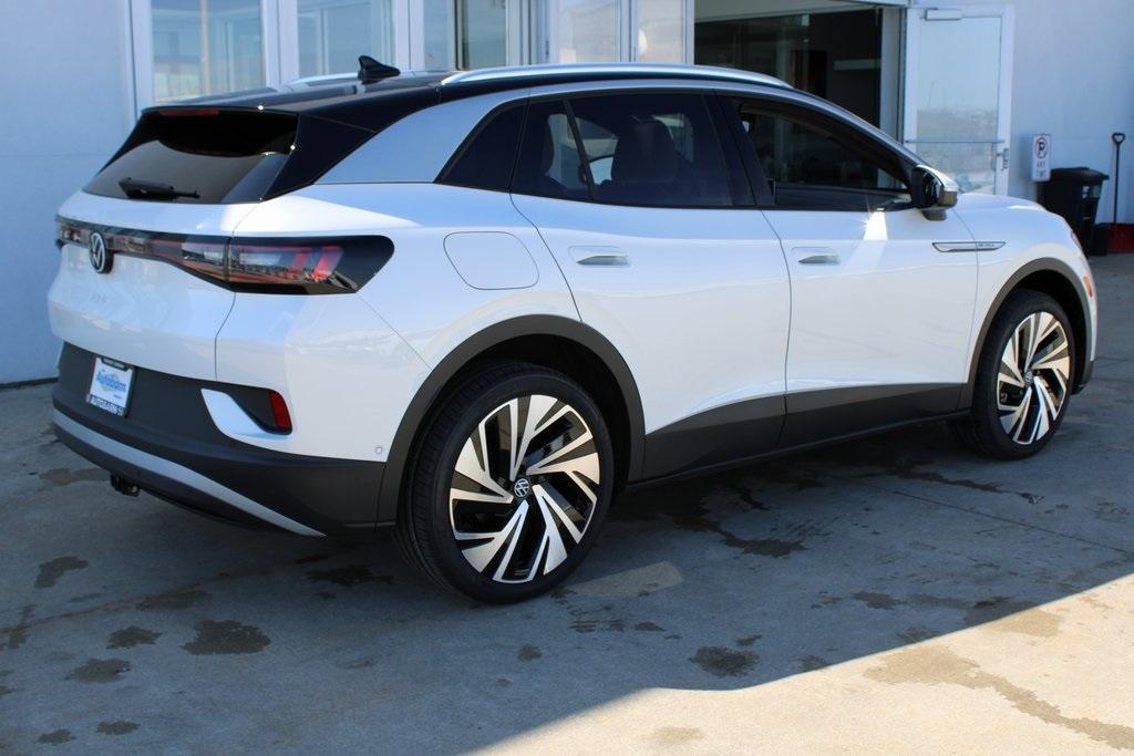 new 2025 Volkswagen ID.4 car, priced at $54,831