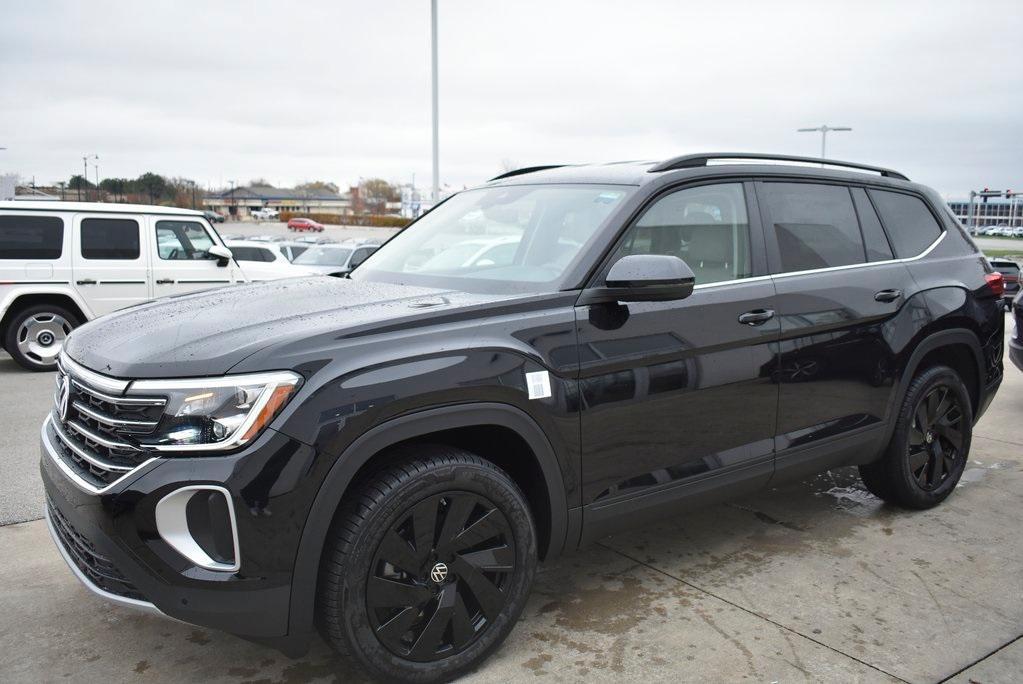 new 2025 Volkswagen Atlas car, priced at $43,148