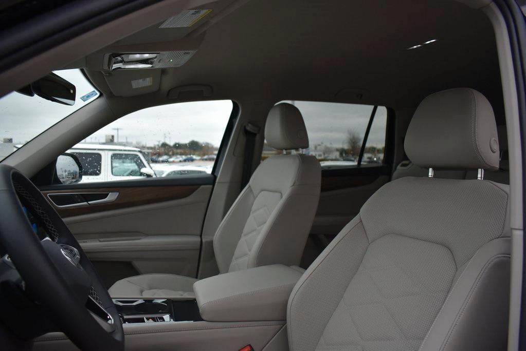 new 2025 Volkswagen Atlas car, priced at $43,148