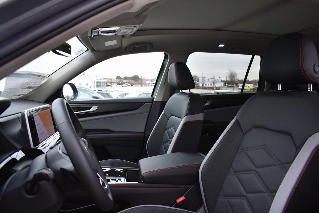 new 2025 Volkswagen Atlas car, priced at $45,546