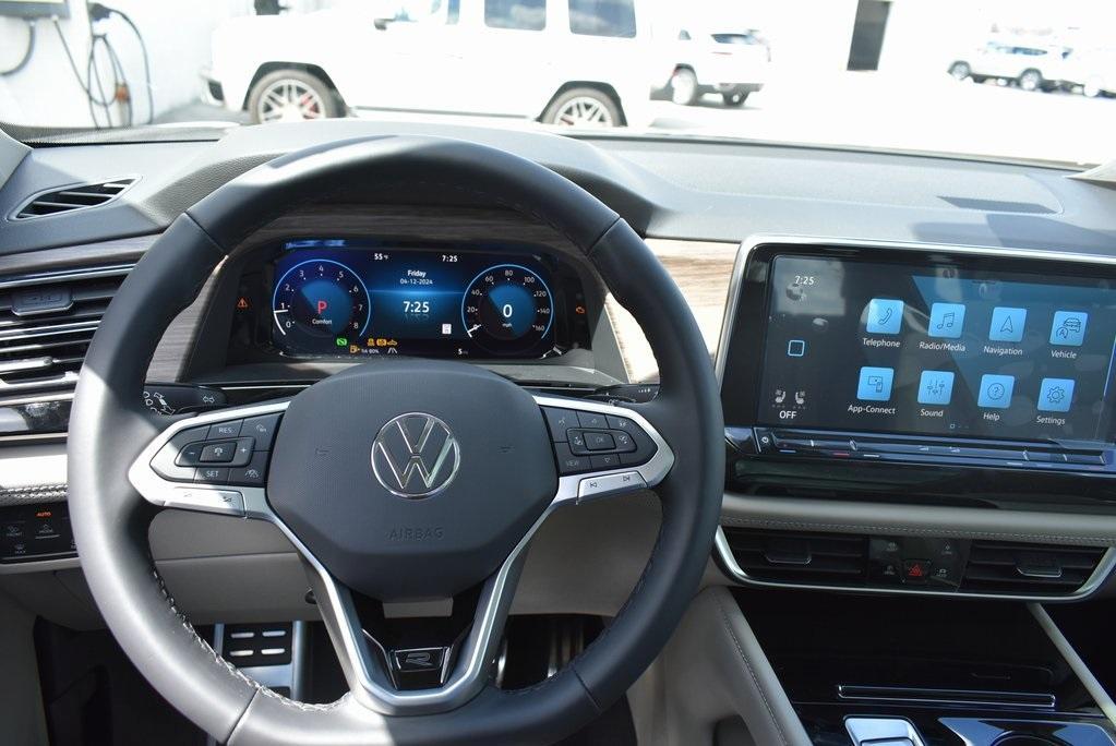 new 2024 Volkswagen Atlas car, priced at $50,385