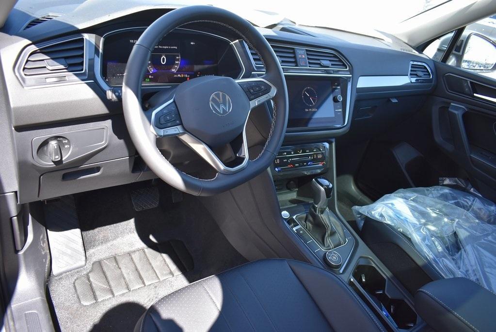 new 2024 Volkswagen Tiguan car, priced at $33,729