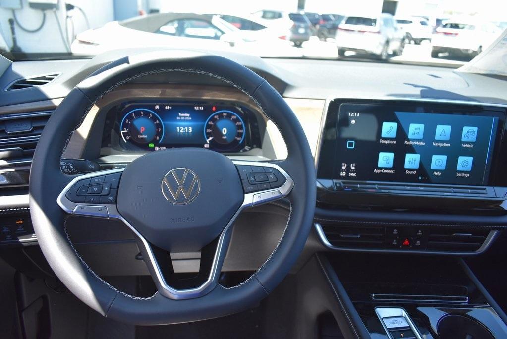 new 2024 Volkswagen Atlas car, priced at $42,388