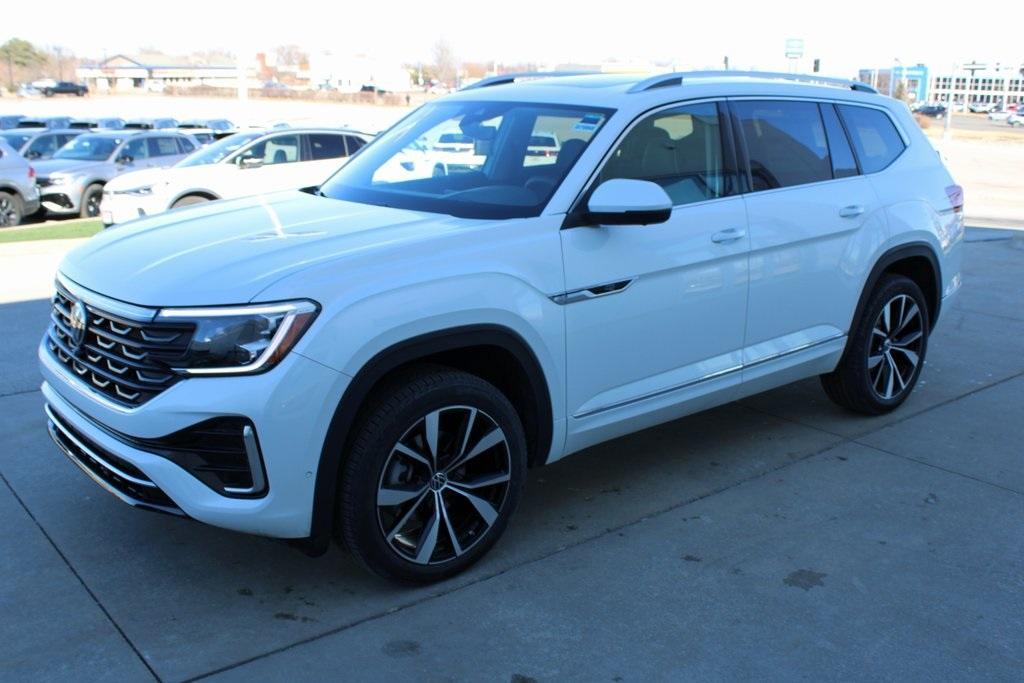 new 2025 Volkswagen Atlas car, priced at $51,553