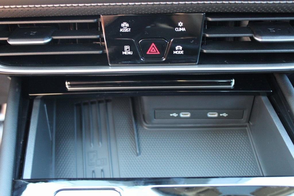 new 2026 Volkswagen Atlas car, priced at $46,205