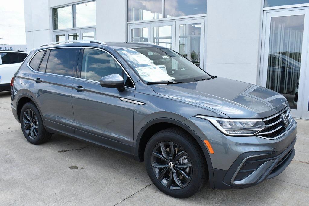 new 2024 Volkswagen Tiguan car, priced at $31,048