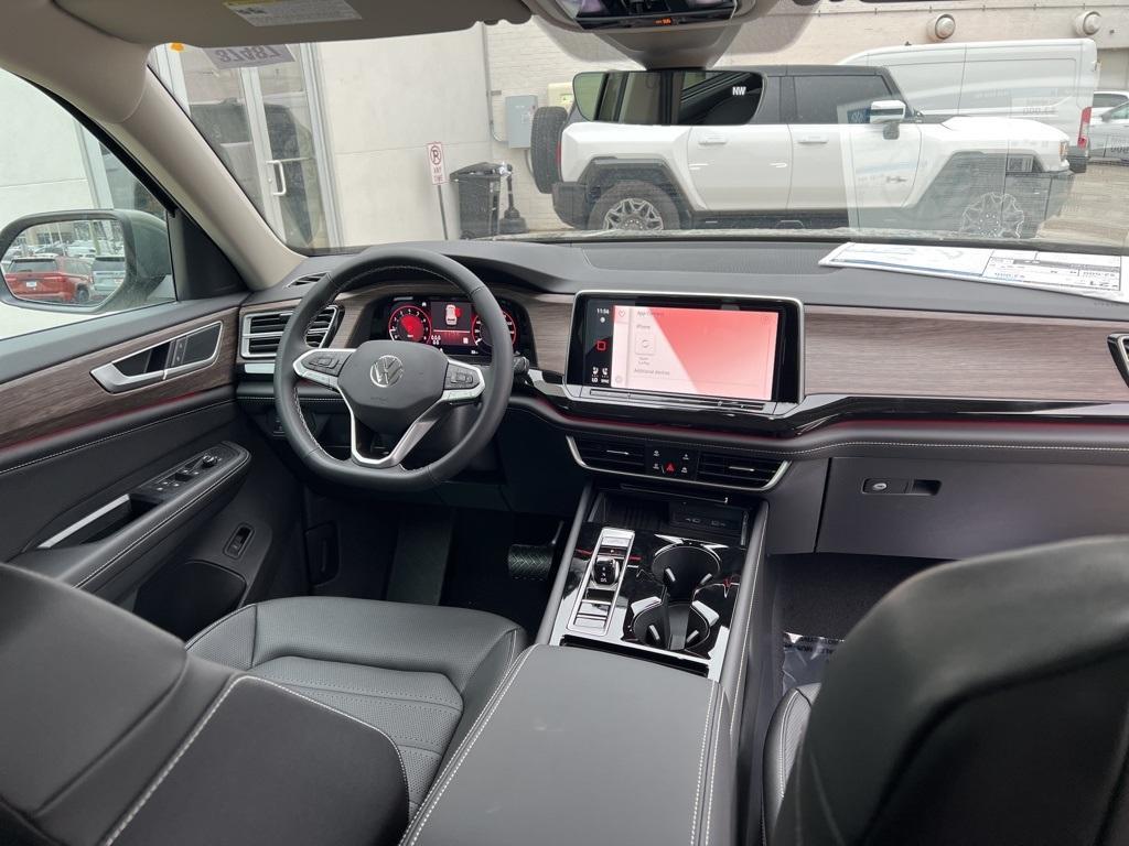 new 2025 Volkswagen Atlas car, priced at $47,572