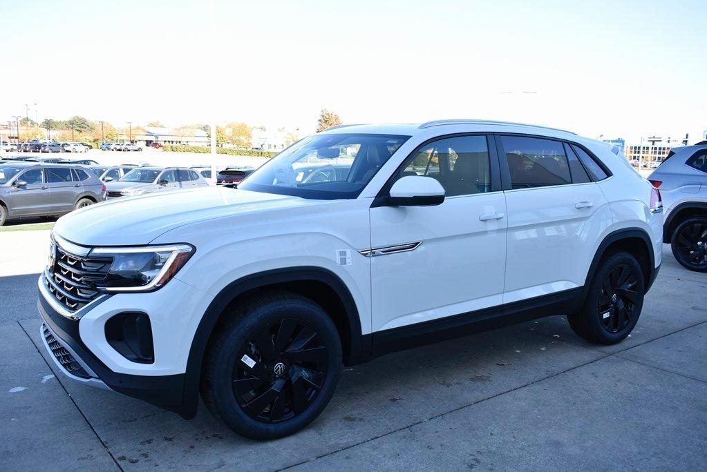 new 2025 Volkswagen Atlas Cross Sport car, priced at $43,808