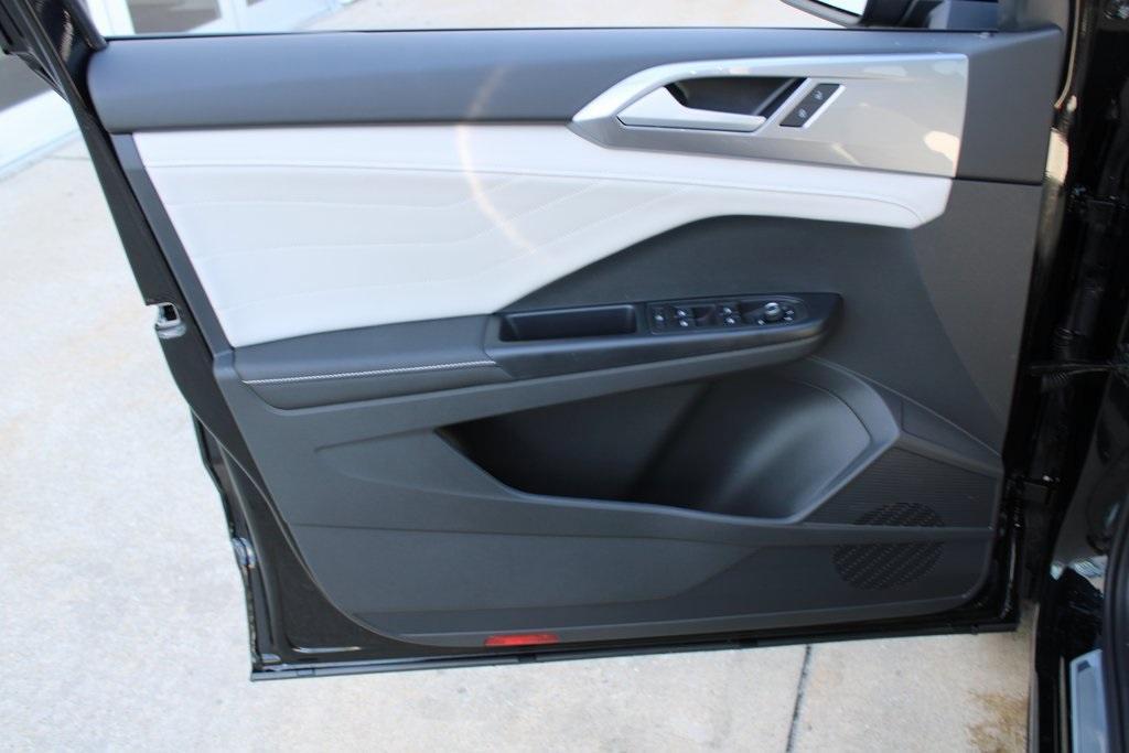 new 2025 Volkswagen Taos car, priced at $36,404