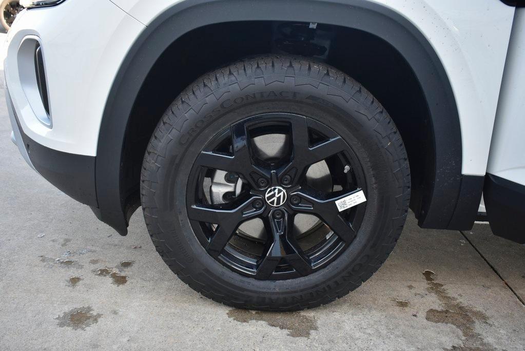 new 2025 Volkswagen Atlas car, priced at $45,109