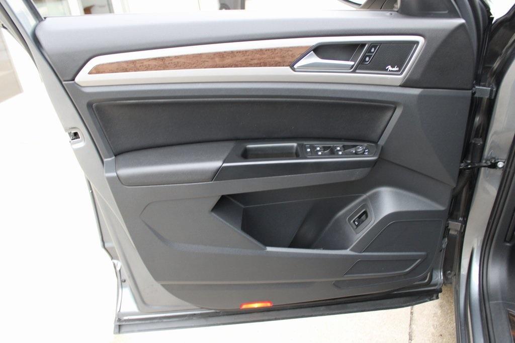 used 2020 Volkswagen Atlas car, priced at $30,999