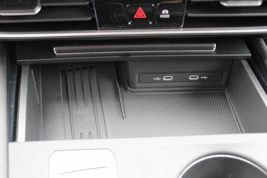 new 2025 Volkswagen Atlas car, priced at $39,211