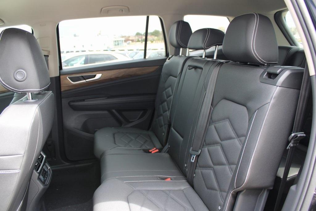 new 2025 Volkswagen Atlas car, priced at $39,211