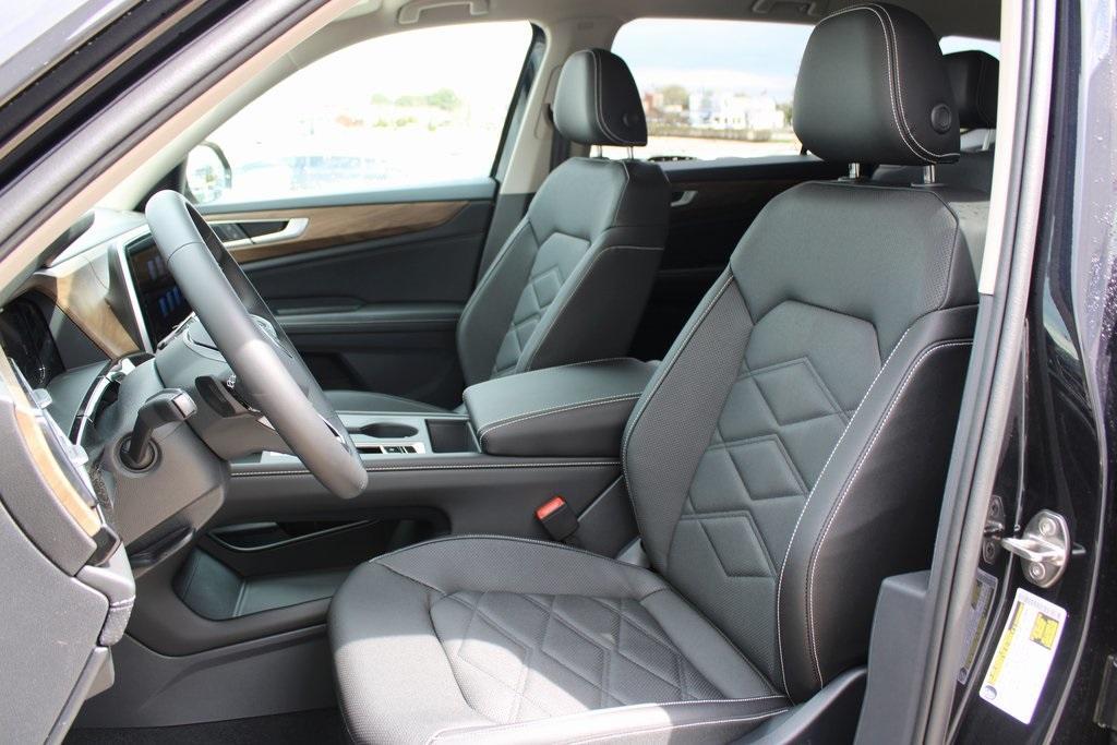 new 2025 Volkswagen Atlas car, priced at $39,211