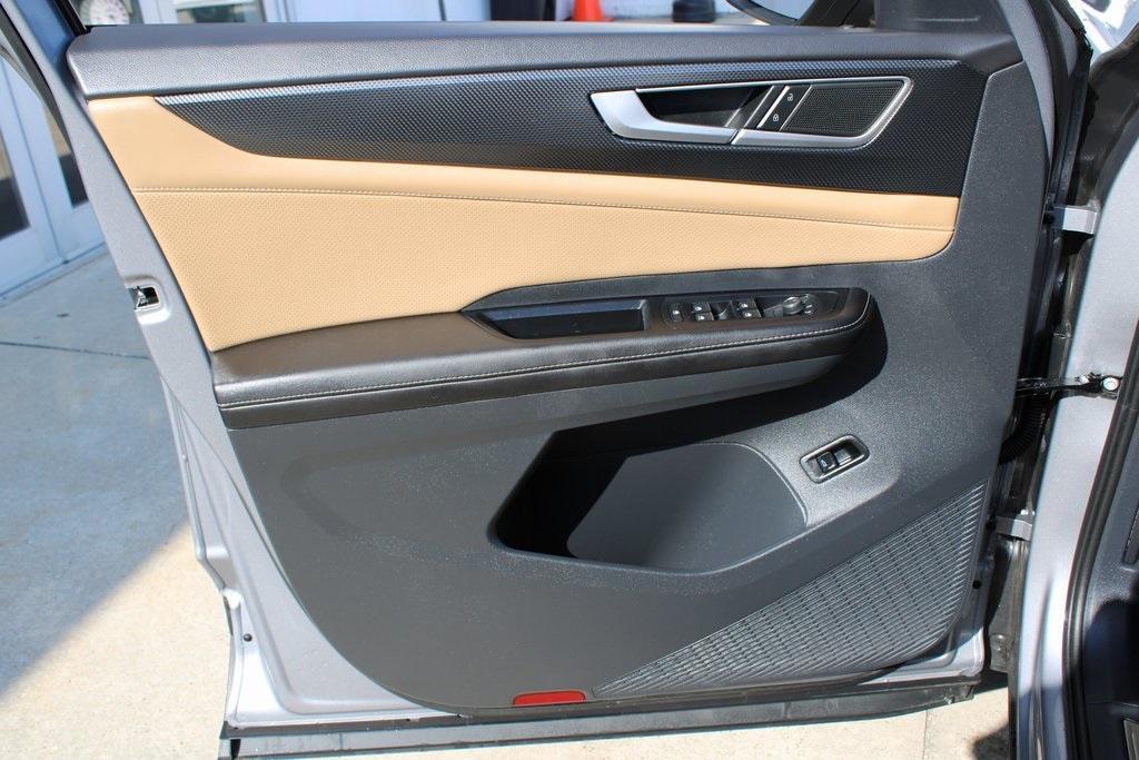 used 2025 Volkswagen Atlas Cross Sport car, priced at $45,628