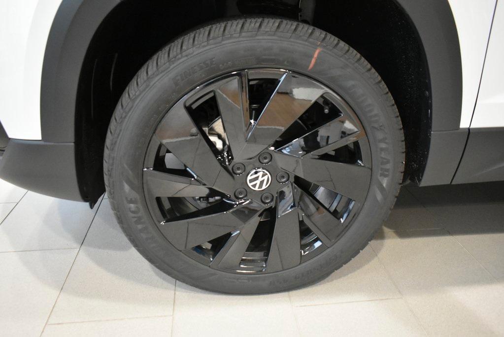 new 2024 Volkswagen Taos car, priced at $32,113