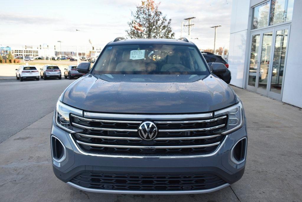 new 2025 Volkswagen Atlas car, priced at $46,778