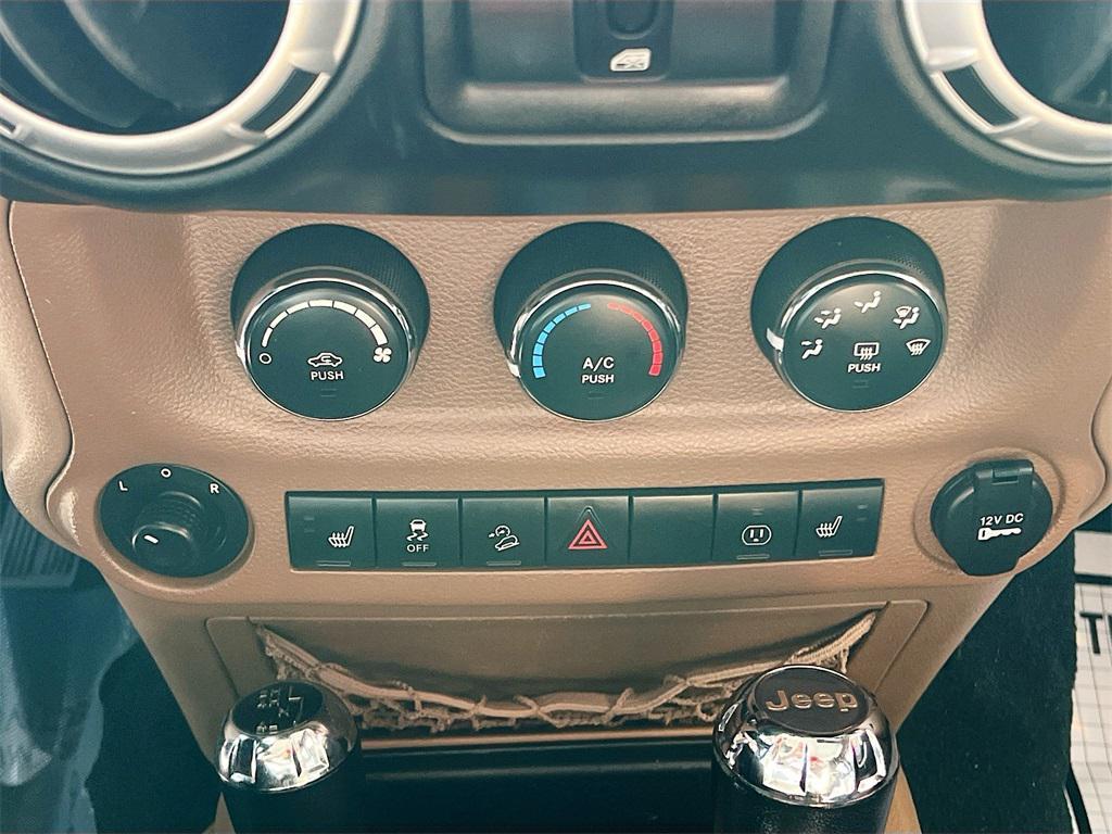 used 2013 Jeep Wrangler Unlimited car, priced at $13,000