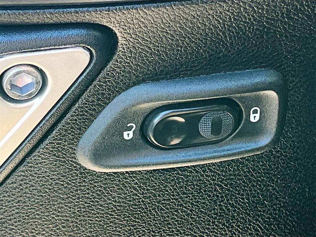 used 2013 Jeep Wrangler Unlimited car, priced at $13,000