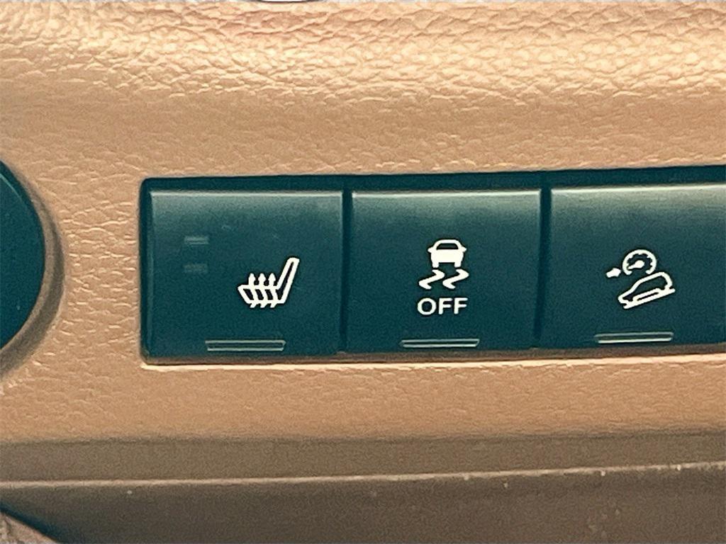 used 2013 Jeep Wrangler Unlimited car, priced at $13,000