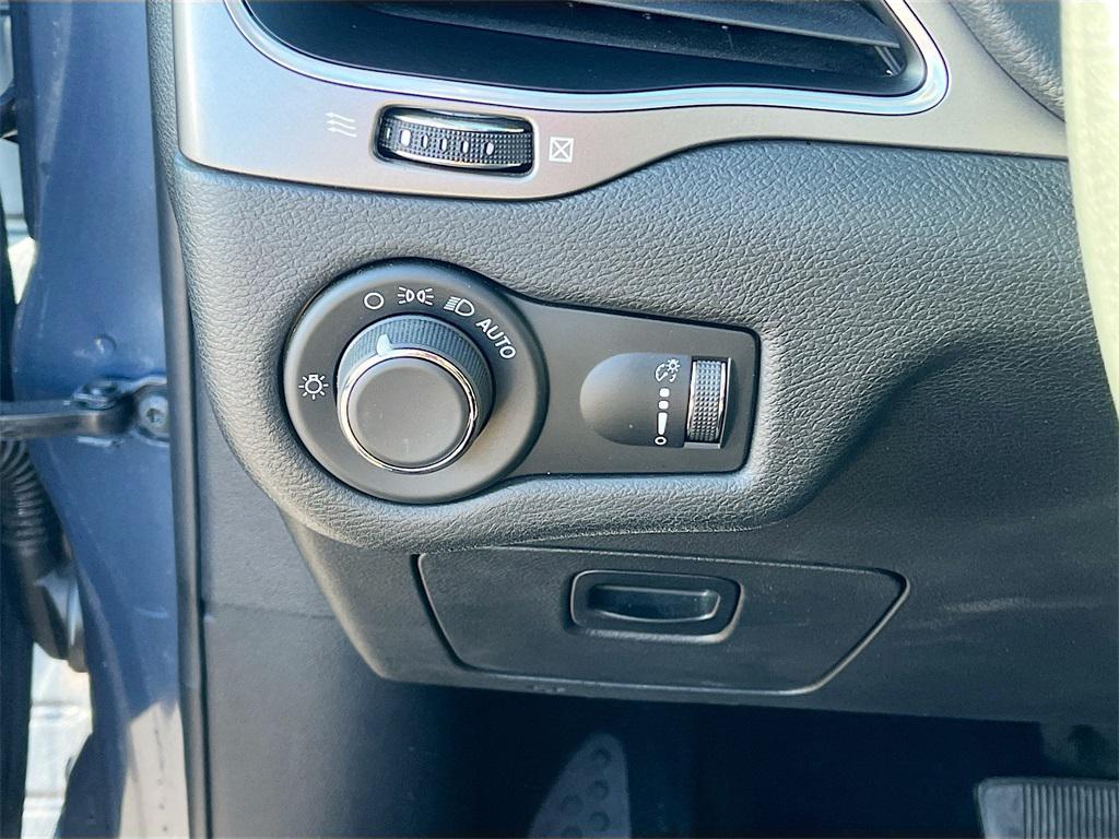 used 2021 Jeep Cherokee car, priced at $18,200