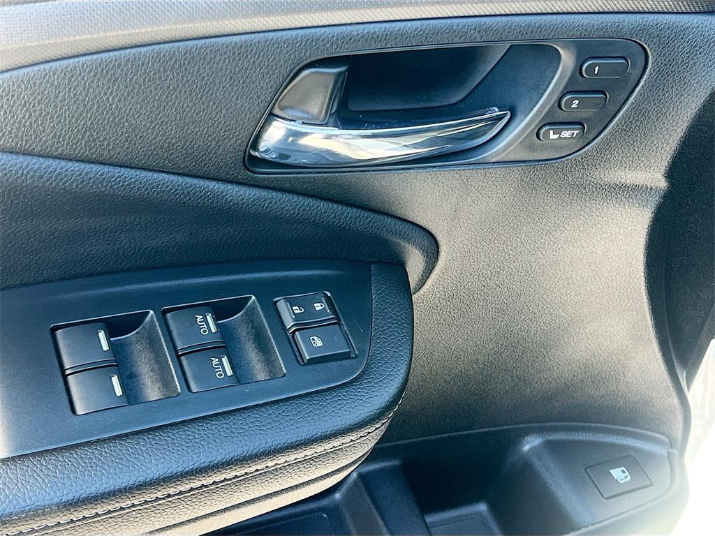 used 2023 Honda Ridgeline car, priced at $31,000