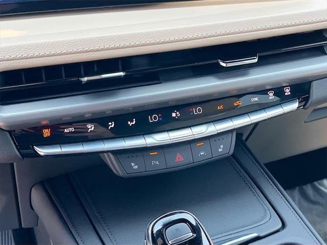 used 2024 Cadillac XT4 car, priced at $32,100