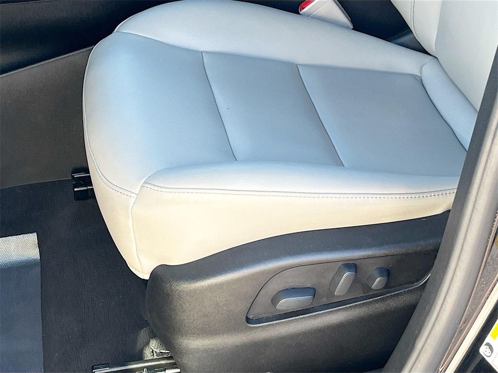 used 2021 Cadillac XT4 car, priced at $21,400