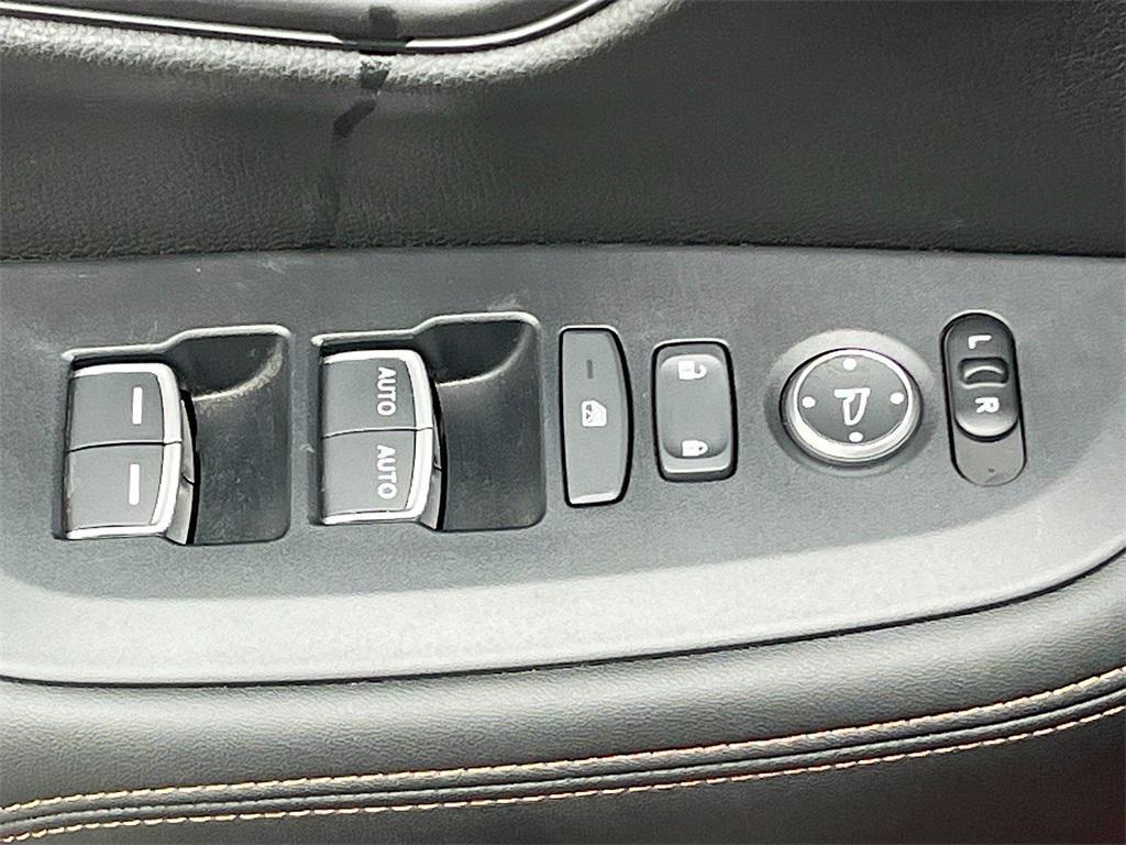 used 2025 Honda HR-V car, priced at $23,700